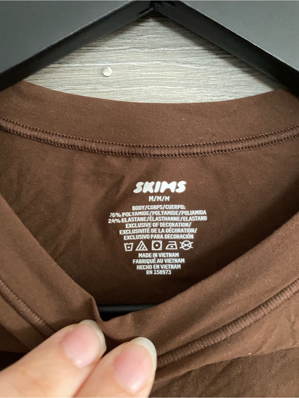 Skims Fits Everybody Short Sleeve Tee NWT Cocoa - Picture 3 of 5